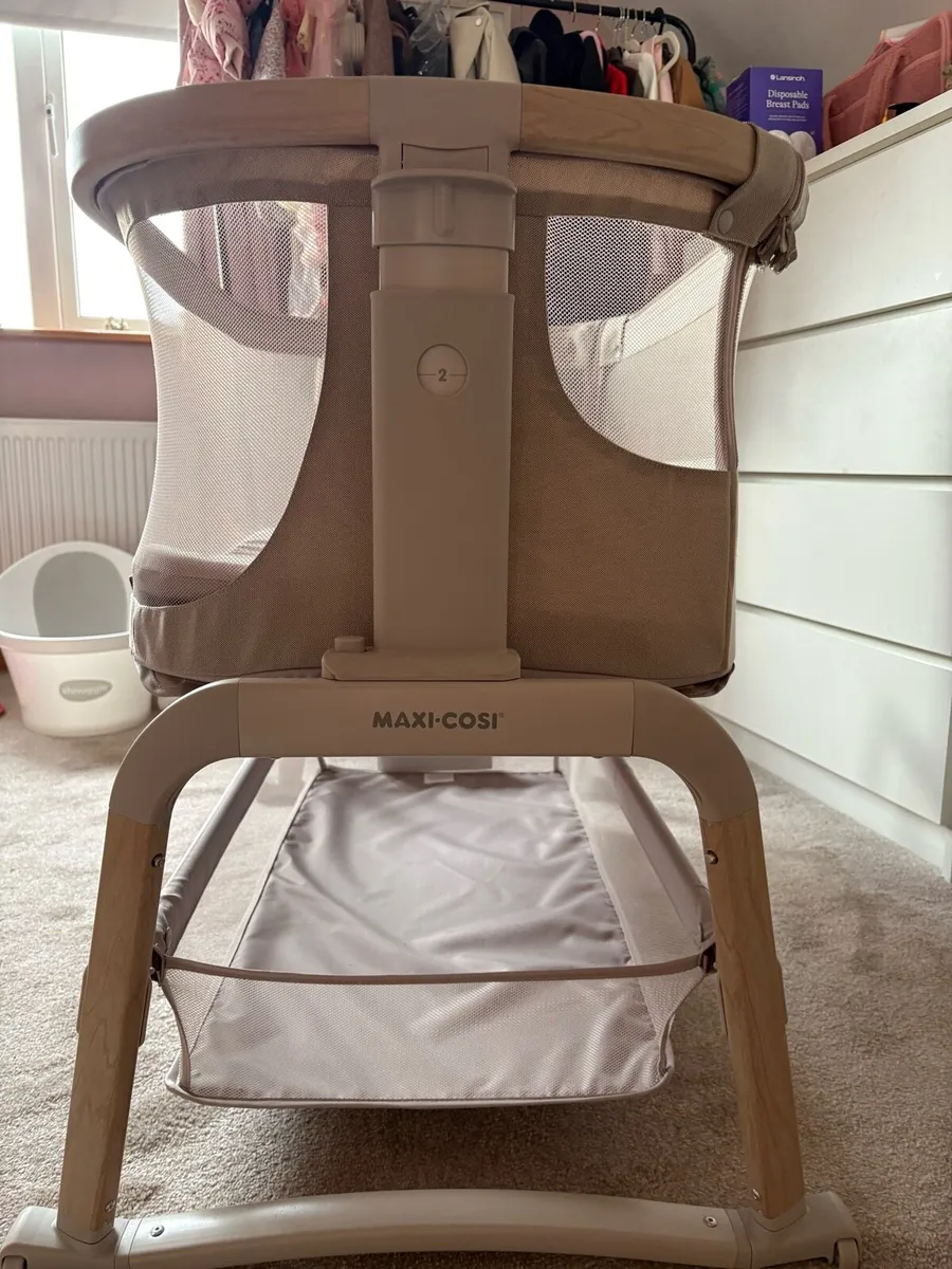 Maxi Cosi Iora Next to me cot - Image 3