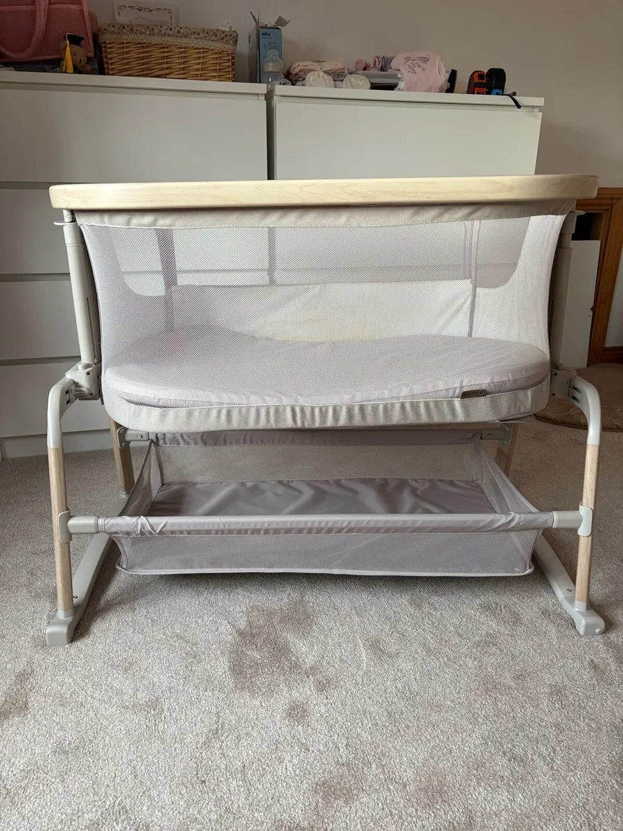 Maxi Cosi Iora Next to me cot - Image 1