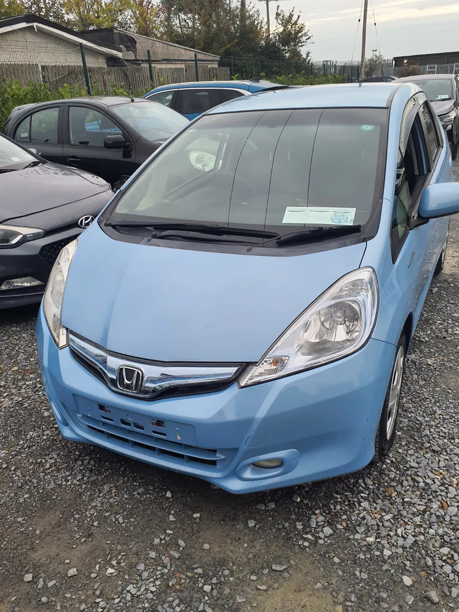 Honda Fit 2012 only 70,000 km - Image 3