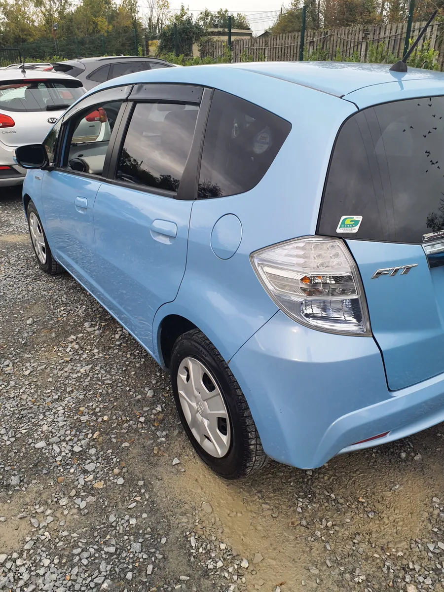 Honda Fit 2012 only 70,000 km - Image 2