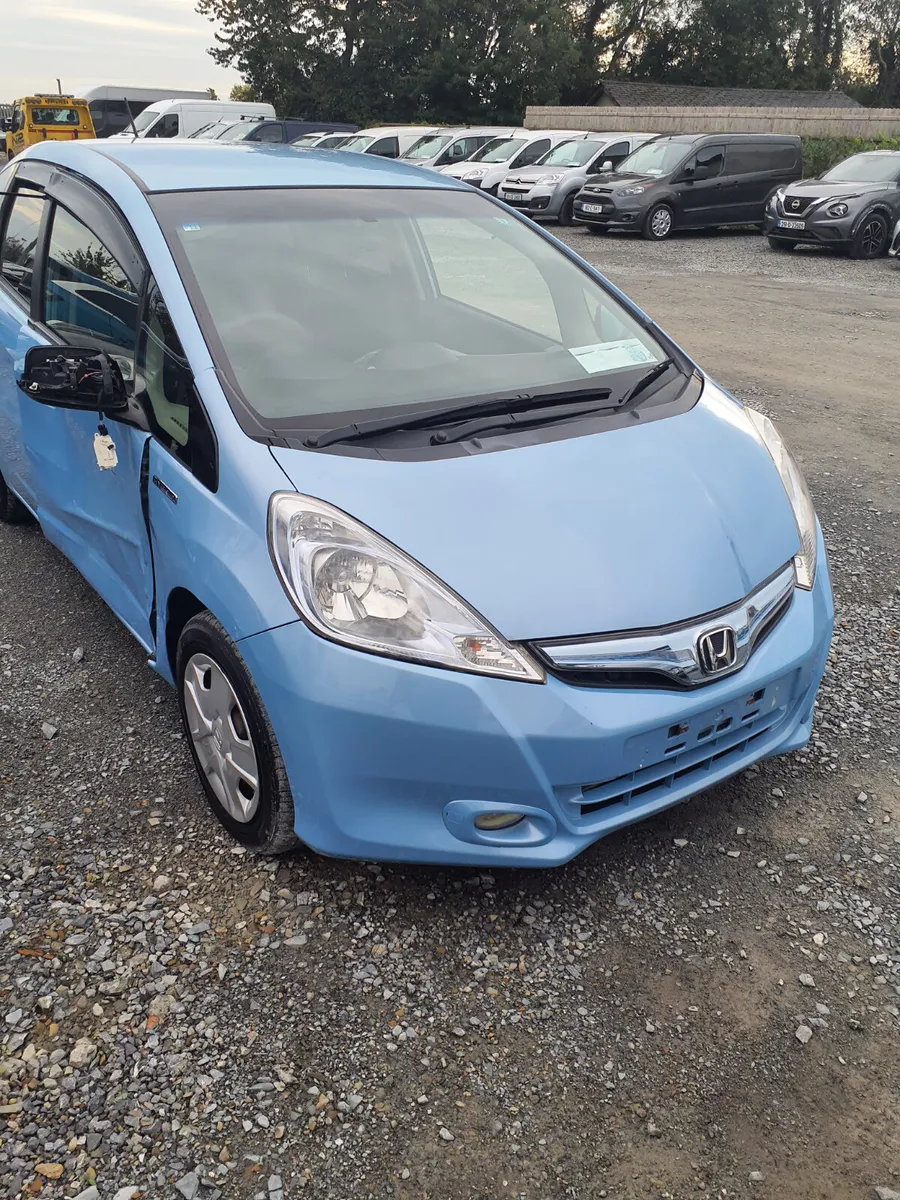 Honda Fit 2012 only 70,000 km - Image 4