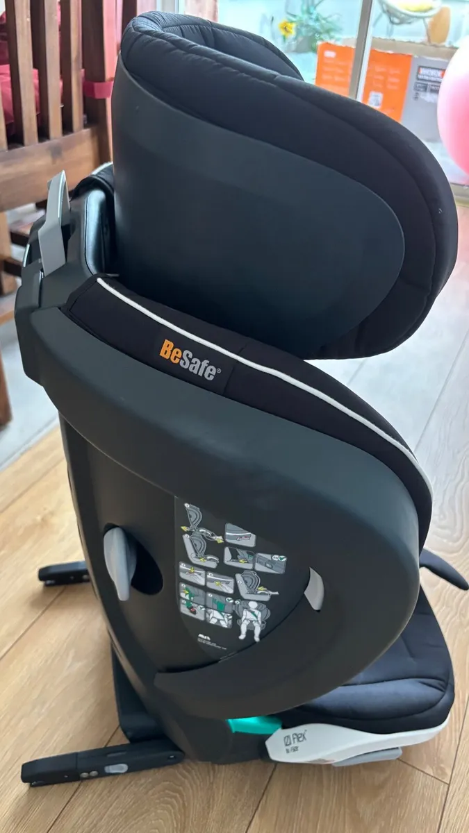 Child Car seat - Image 3