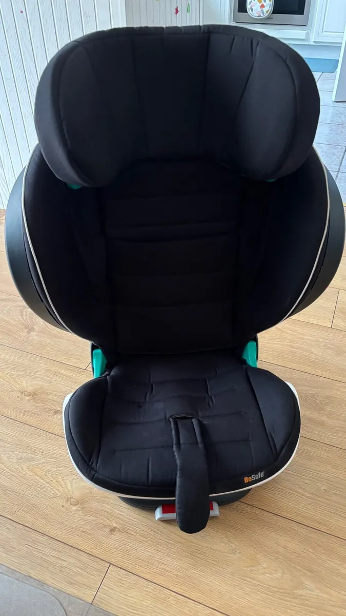 Child Car seat - Image 1