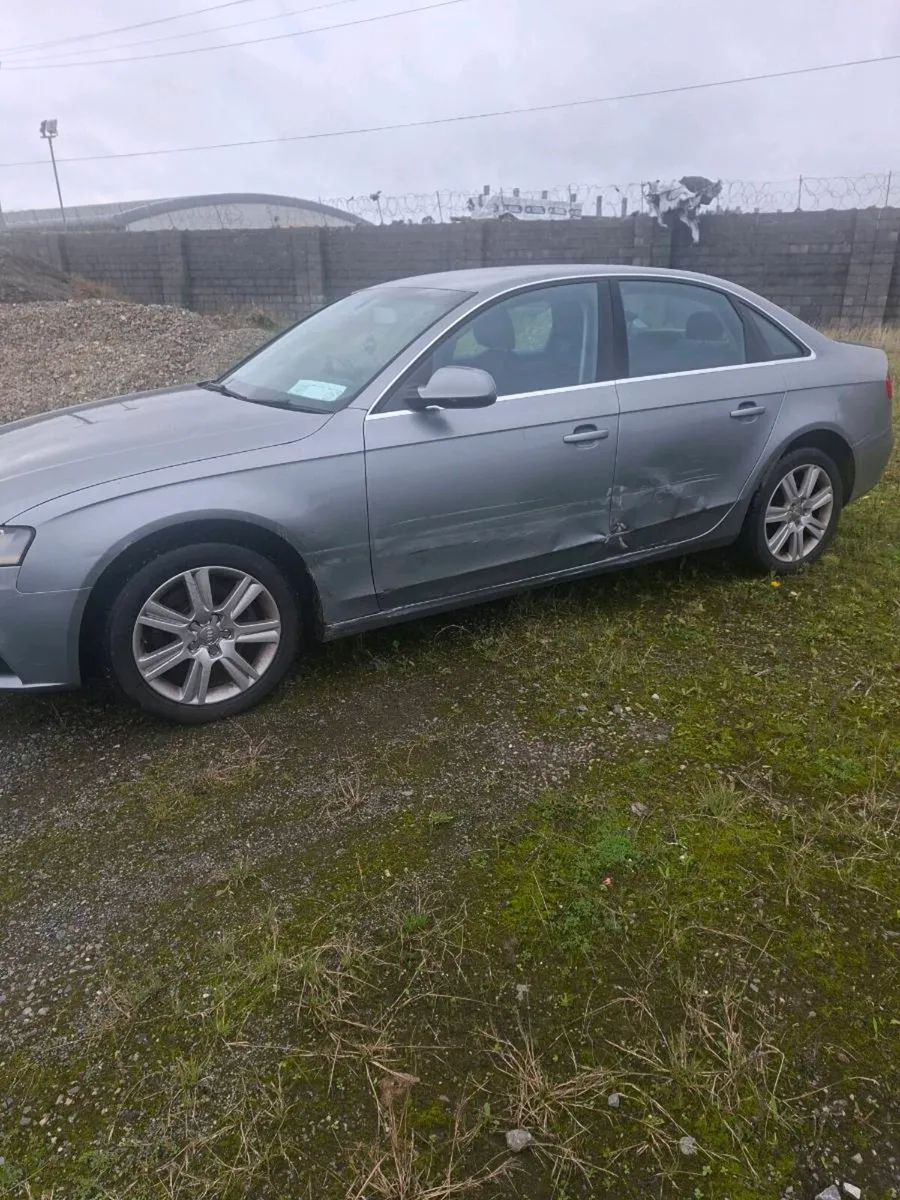2010 audi a4 - Image 2