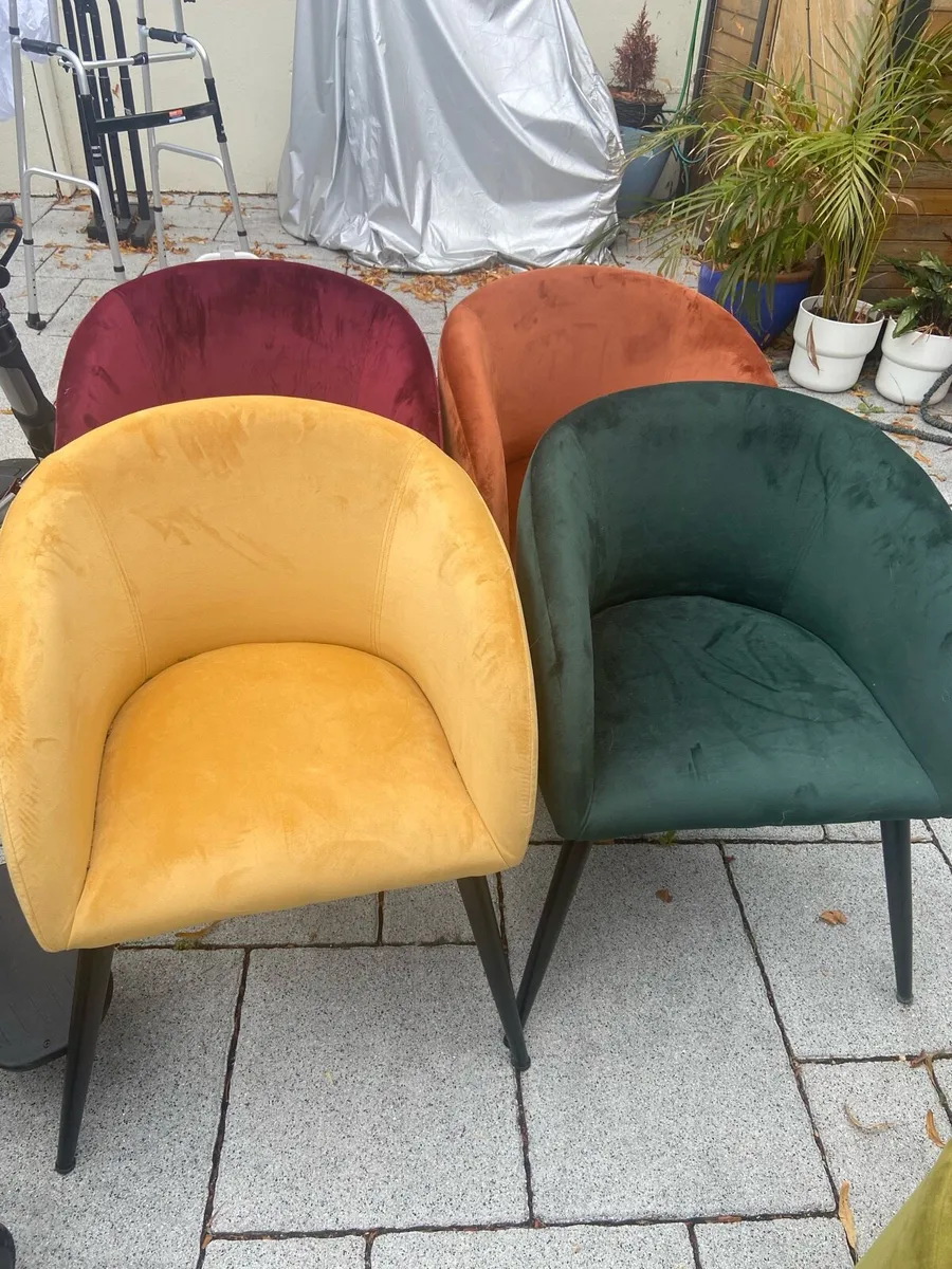 4 new dining chairs