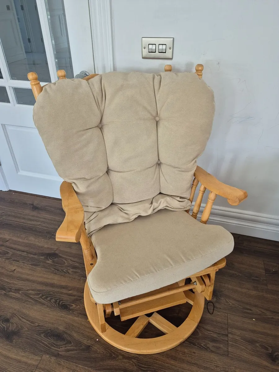 Feeding chair/rocking chair - Image 1