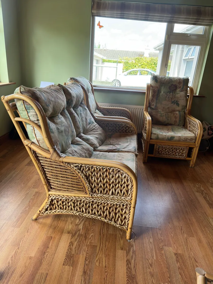 Wicker Furniture Set 2+1+1 - Image 3