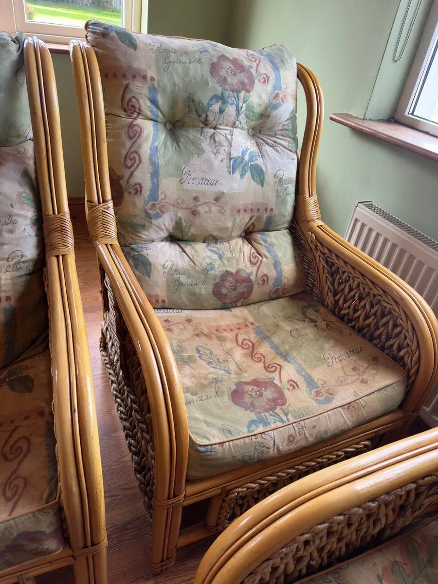 Wicker Furniture Set 2+1+1 - Image 4