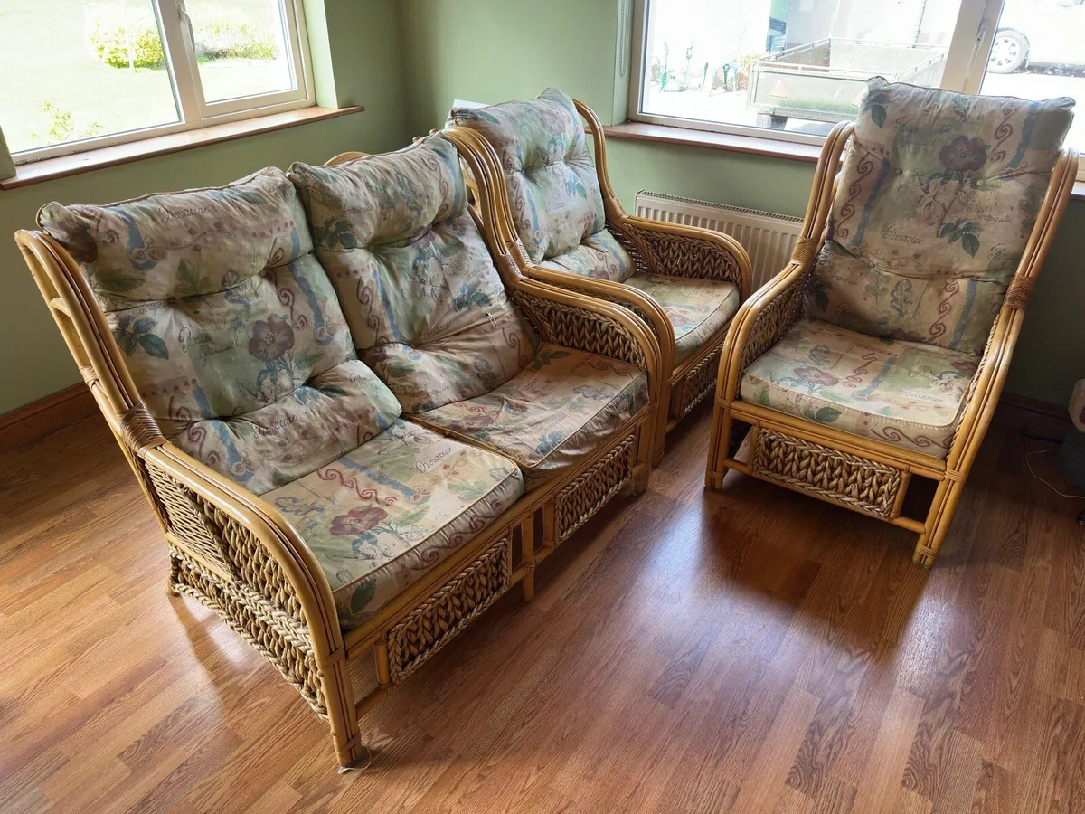 Wicker Furniture Set 2+1+1 - Image 1