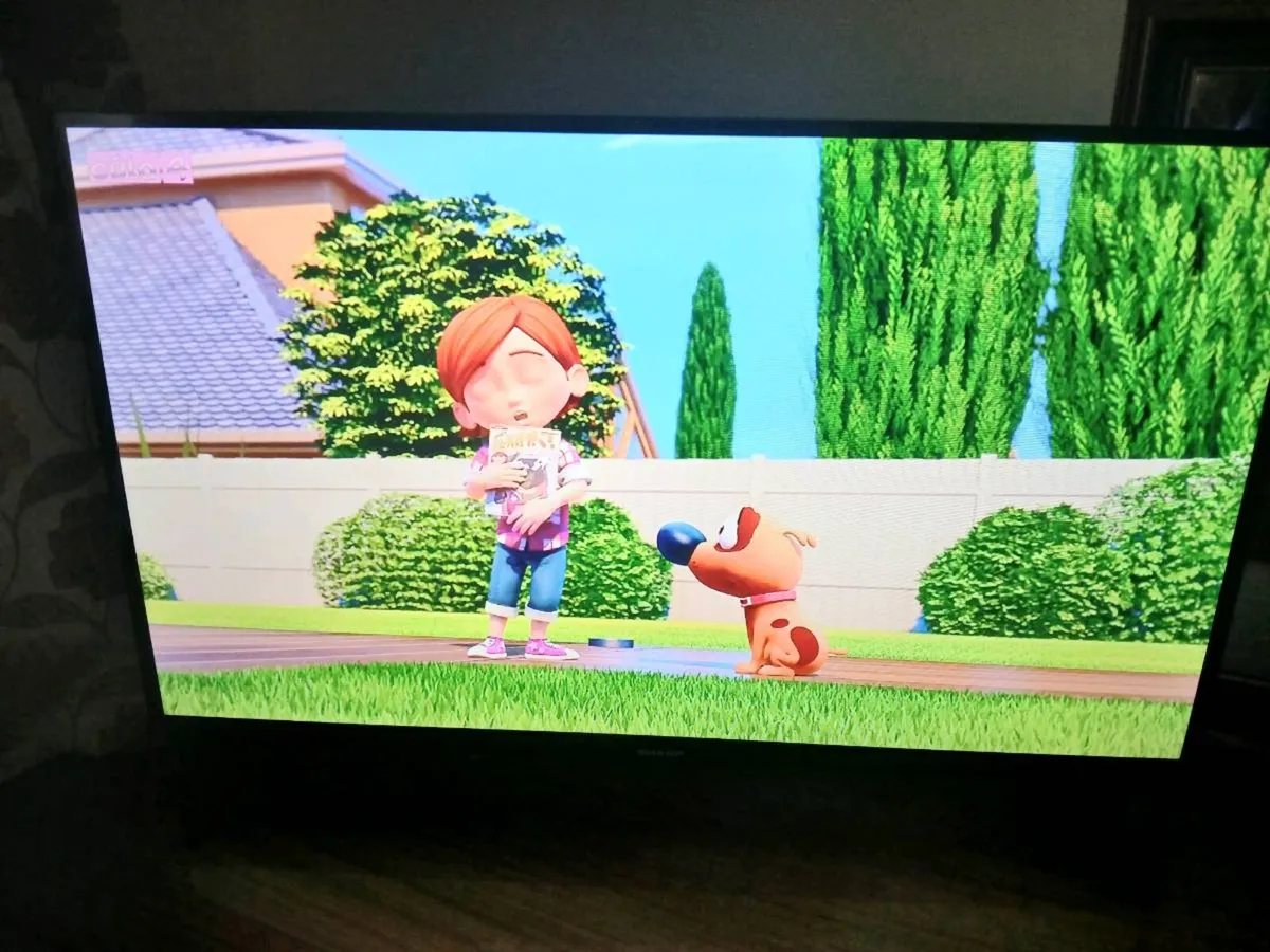 New Sharp 32inch Smart hdmi Satellite frameless tv - Image 3