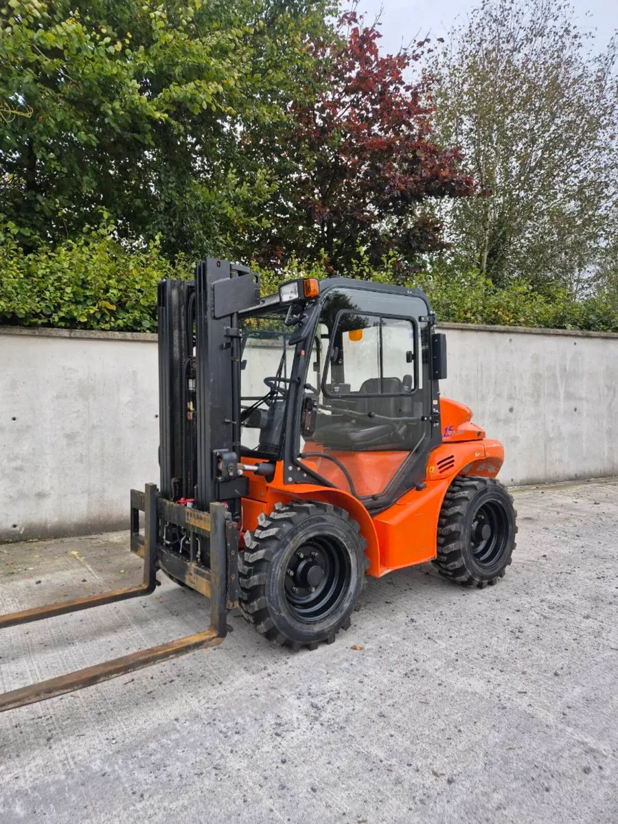 Mast Explorer 4x4 1.5 tonne diesel forklift - Image 2