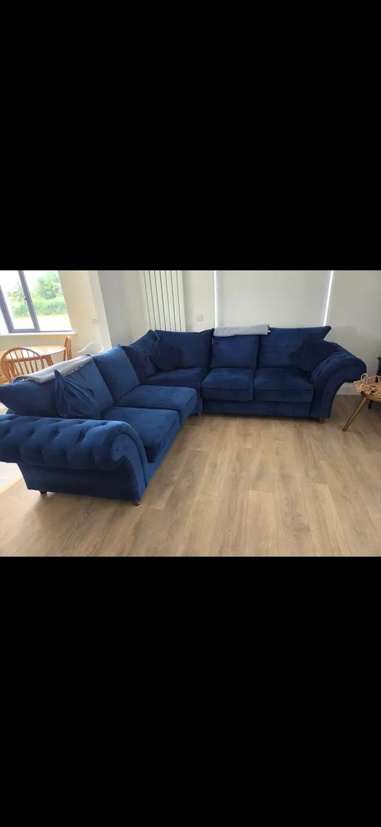 Couch L-shaped - Image 1