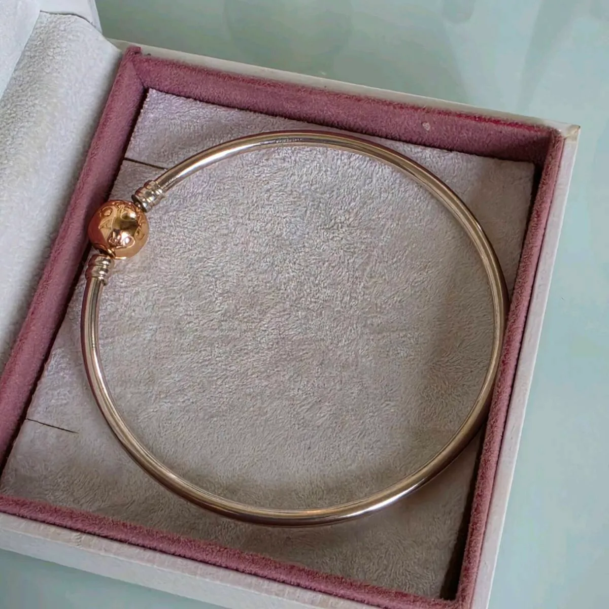 Pandora sterling silver bangle with 14k Rose gold - Image 3