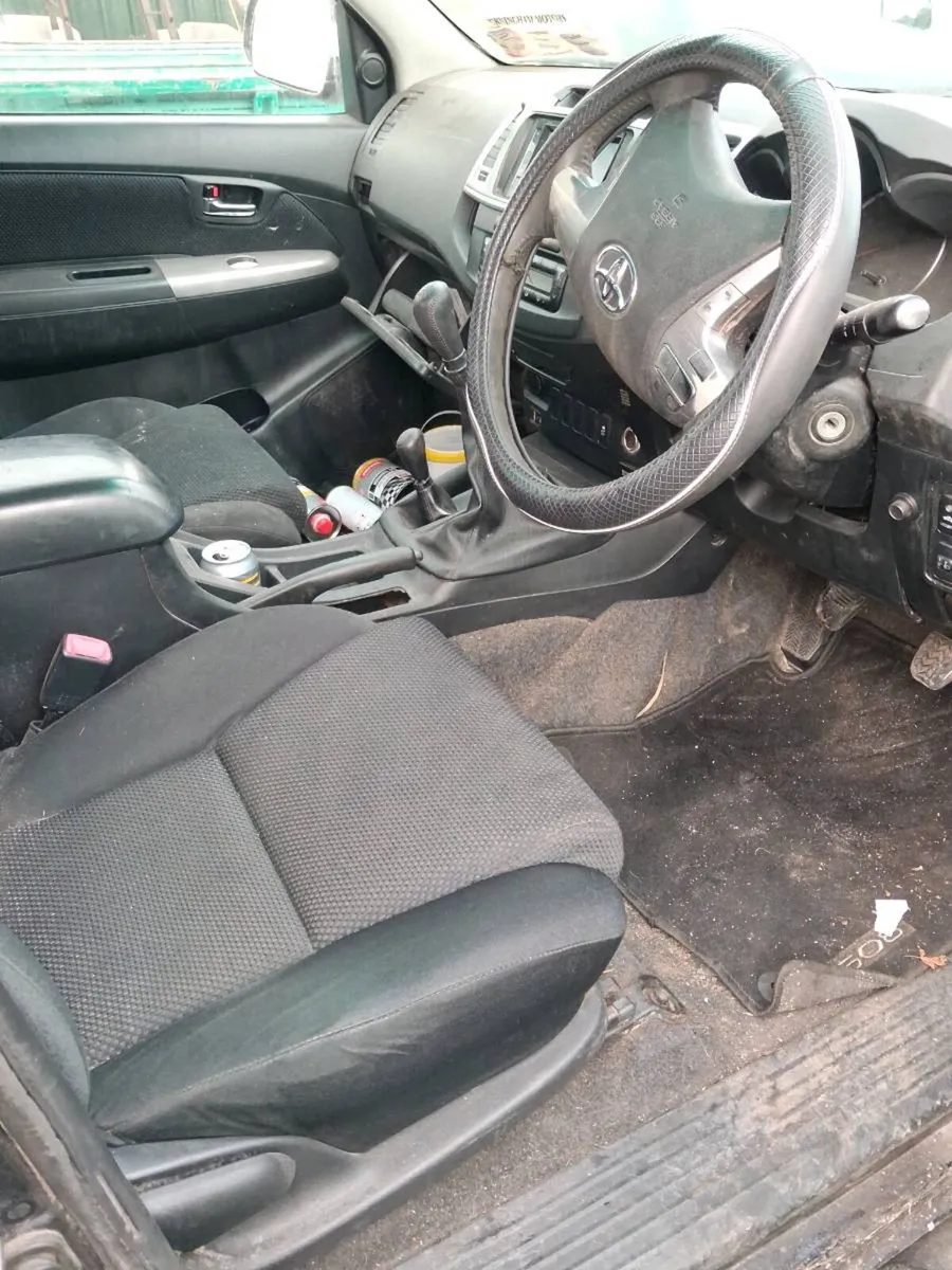 Toyota hilux - Image 3