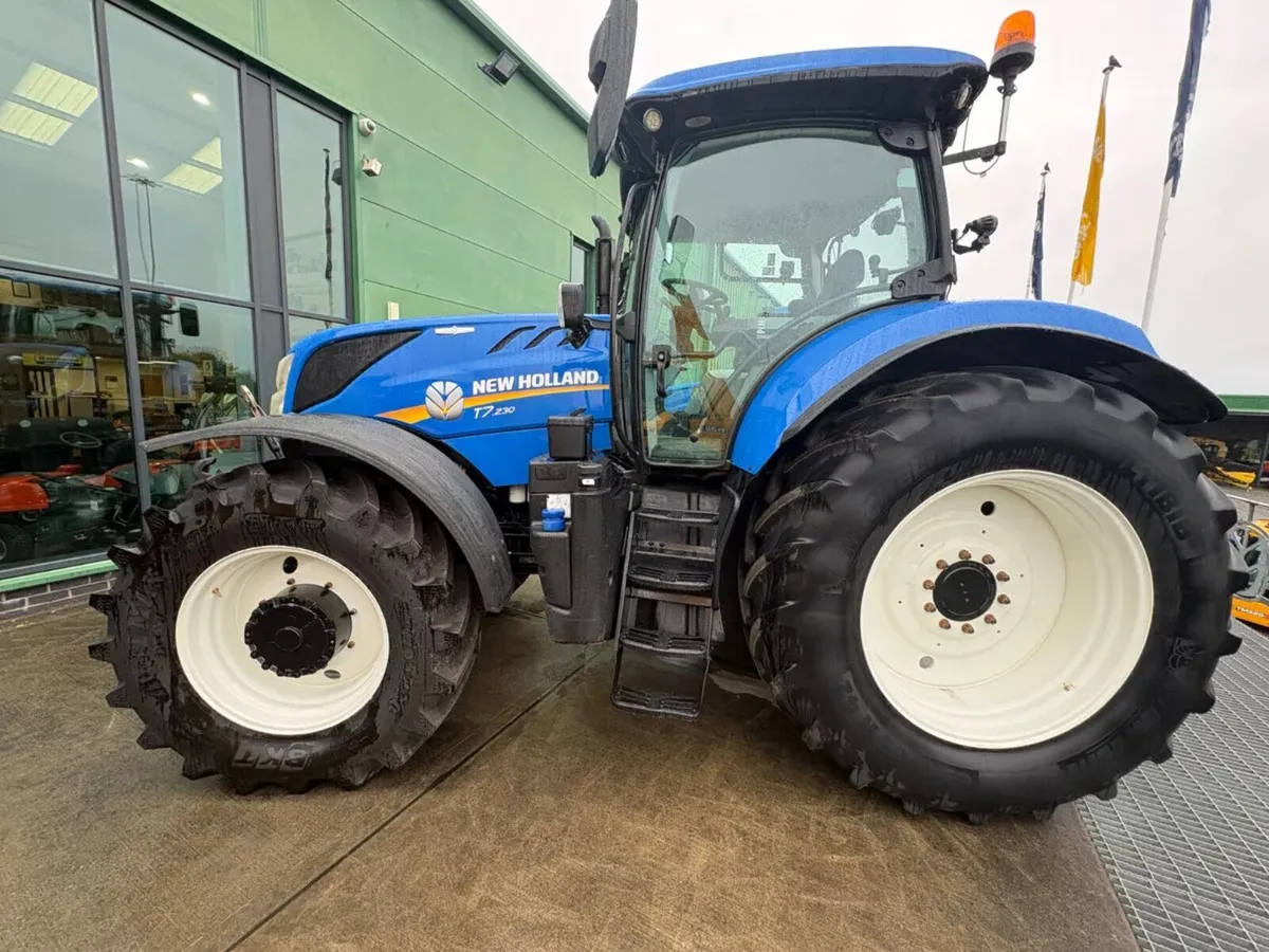 NEW HOLLAND T7.230 - Image 1