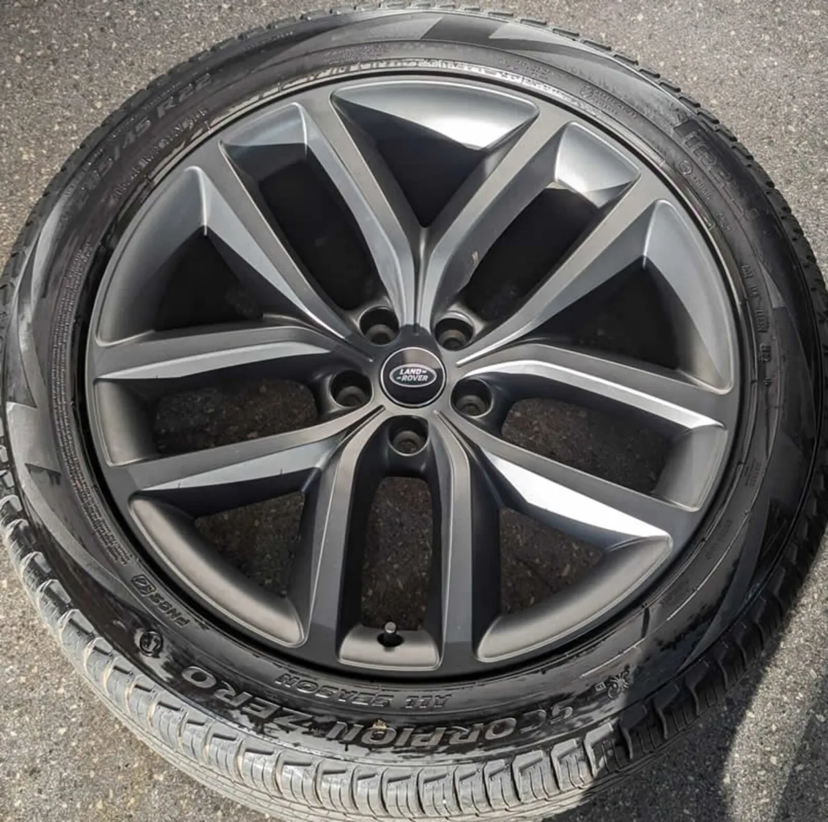 22" Genuine RANGE ROVER SPORT STYLE 5127 PIRELLIS - Image 3