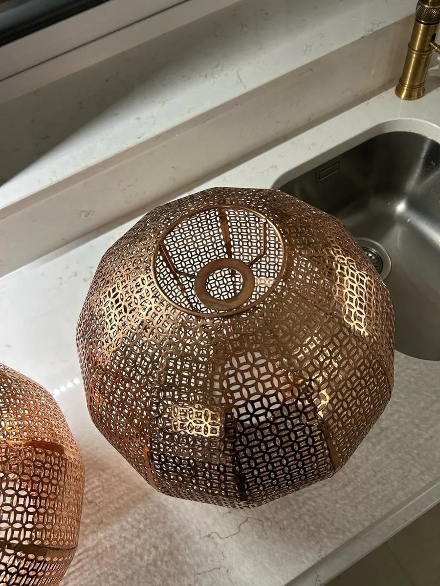 Light shades - Image 1