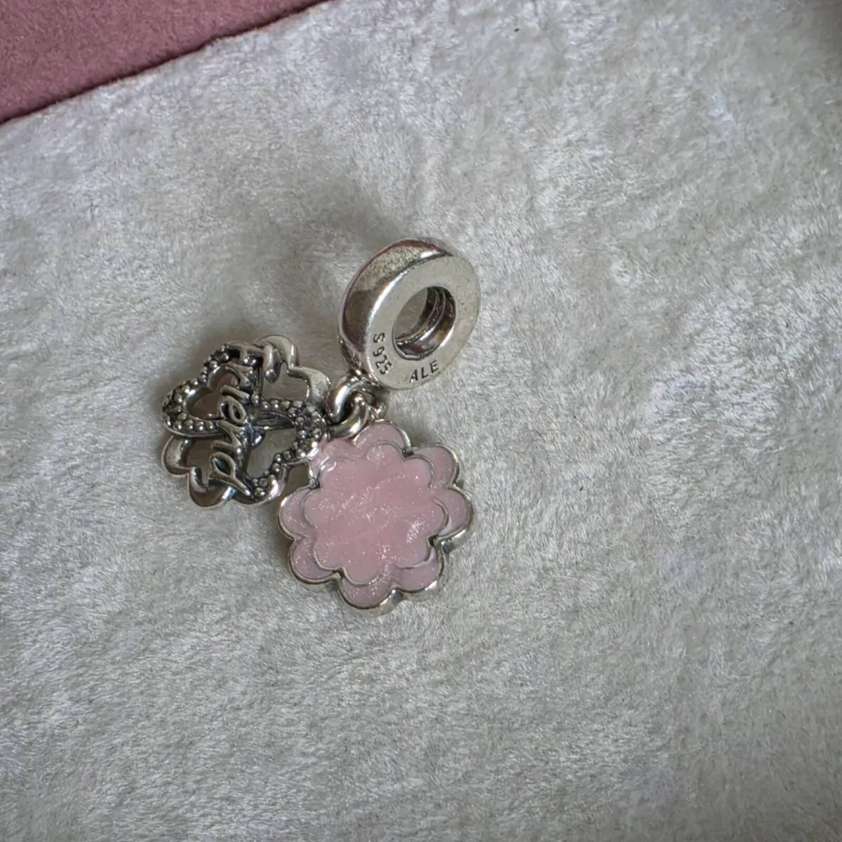Pandora four-leaf clover friendship dangle charm - Image 2