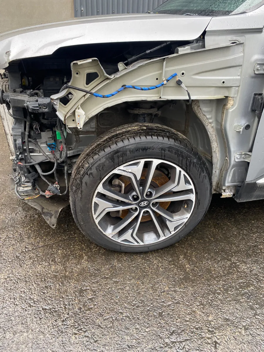 2022 Hyundai Santa Fe for breaking - Image 4