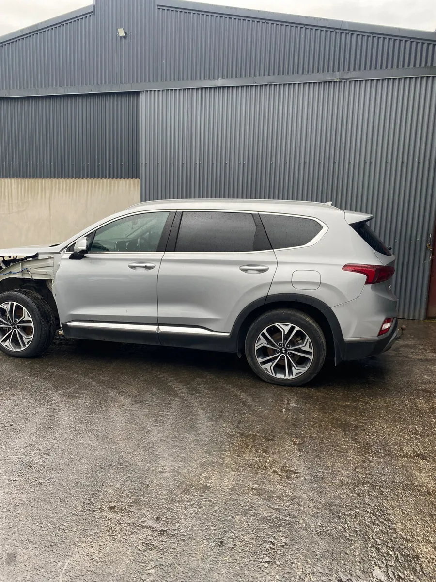 2022 Hyundai Santa Fe for breaking - Image 2