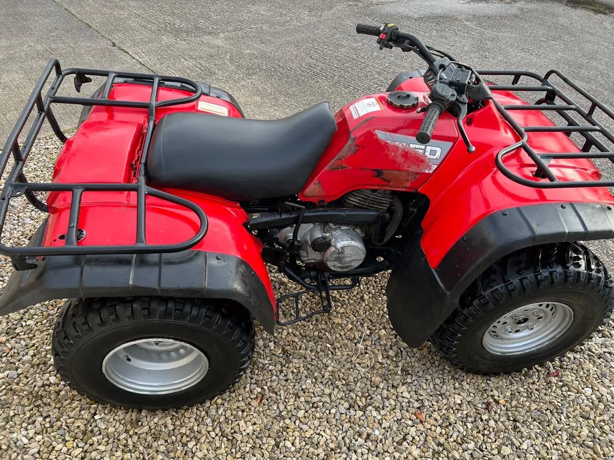 Honda 300cc 4x4 Quad - Image 4