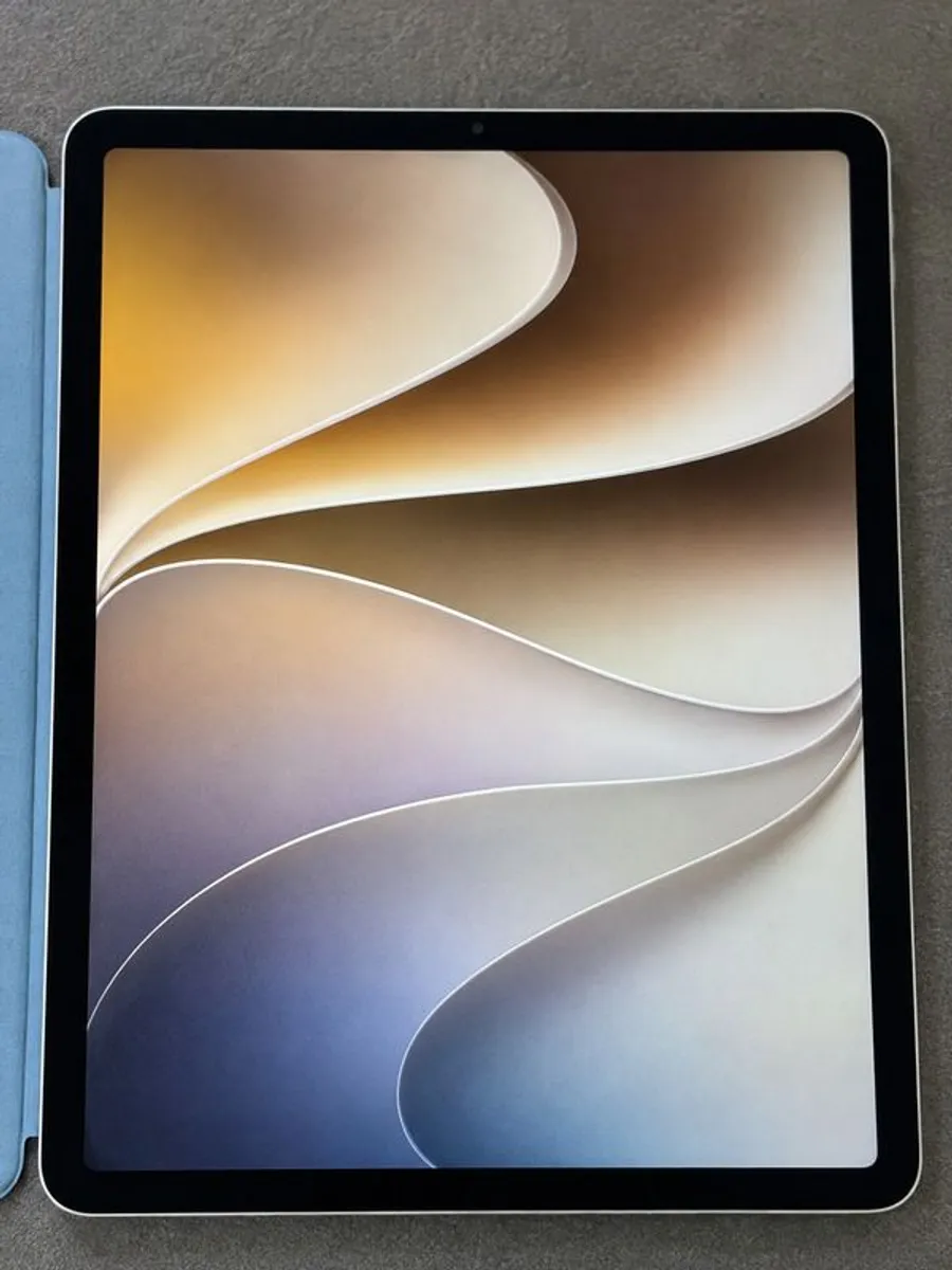 Ipad 13" M3 (A3269) 128GB Space Grey, Mint Condition - Image 1