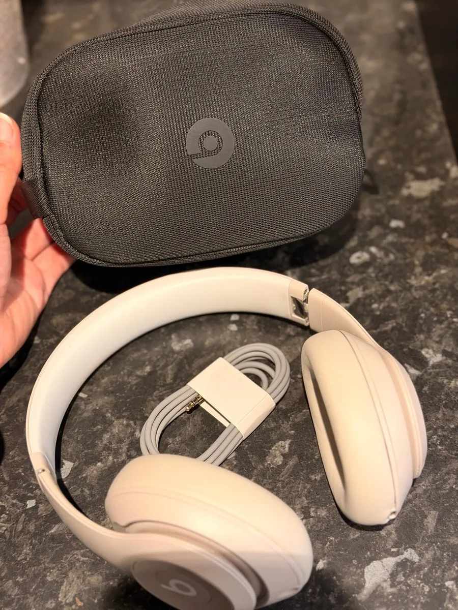 Beats Studio pro wireless headphones - Image 3