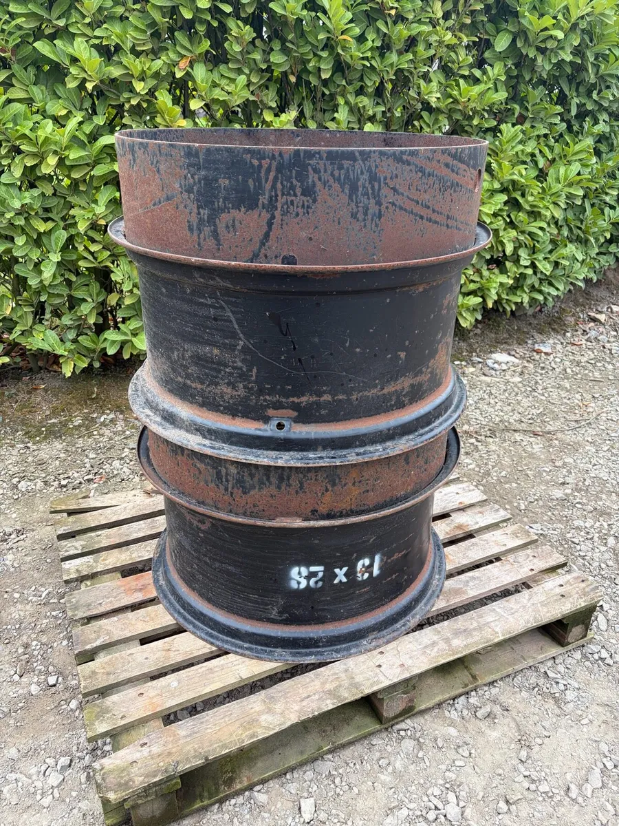 Stocks dual wheel rims - Image 1
