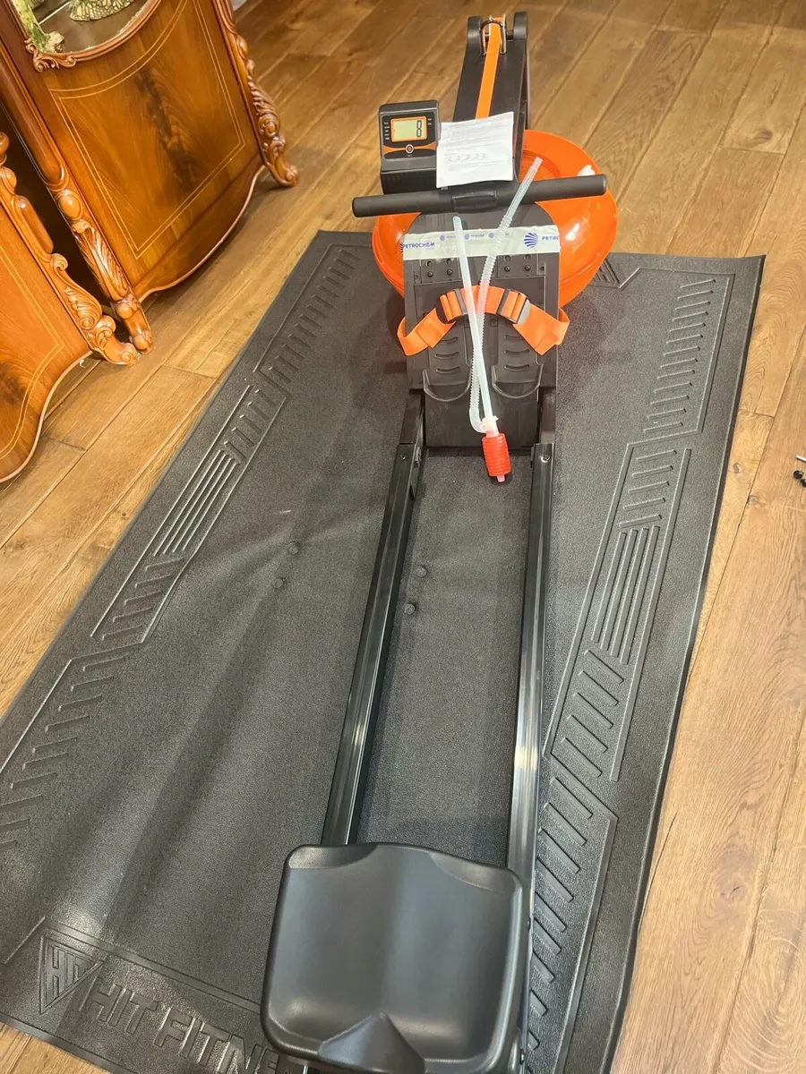 Rowing machine - Image 1