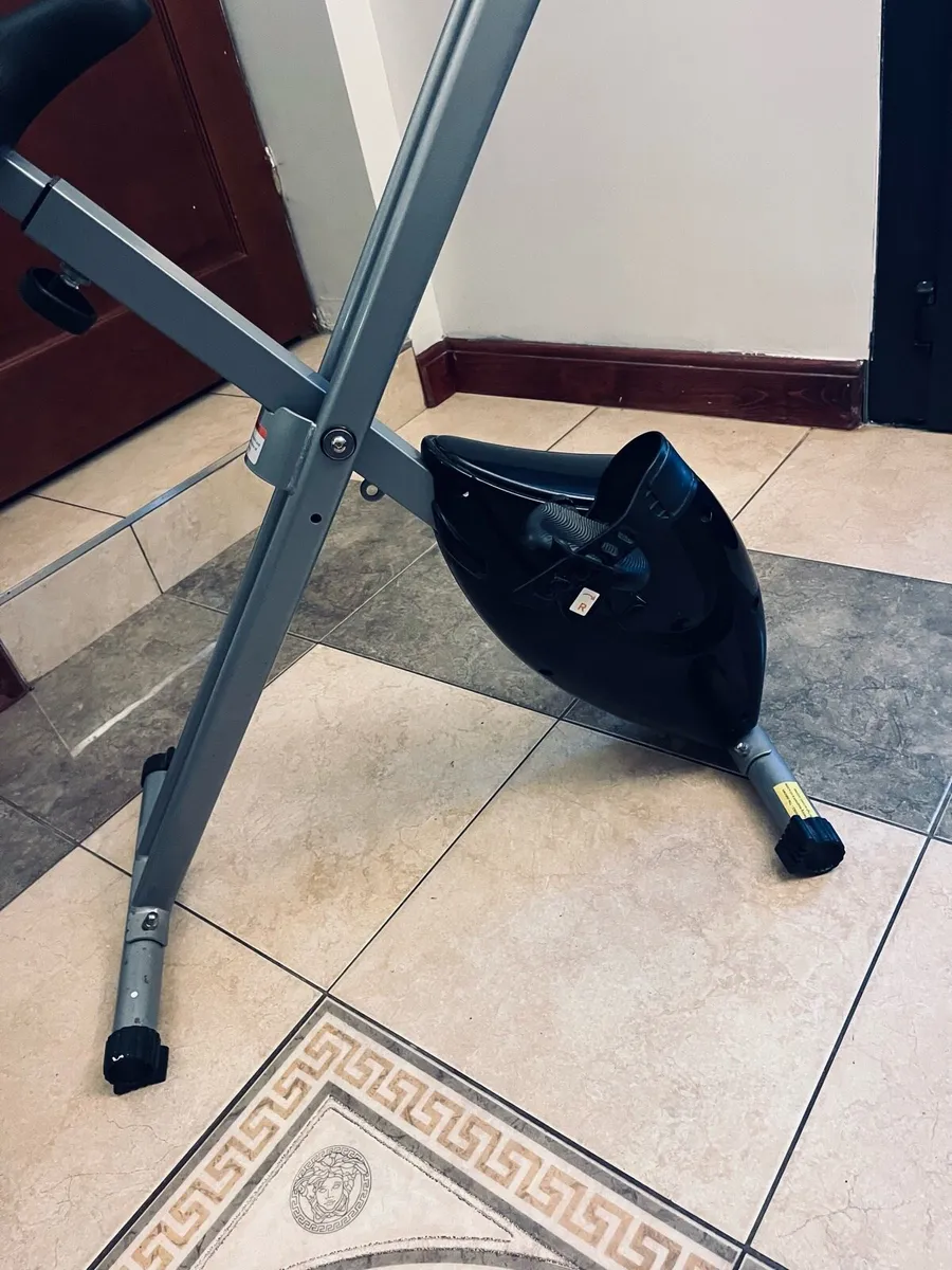 Exercise bike - Image 2