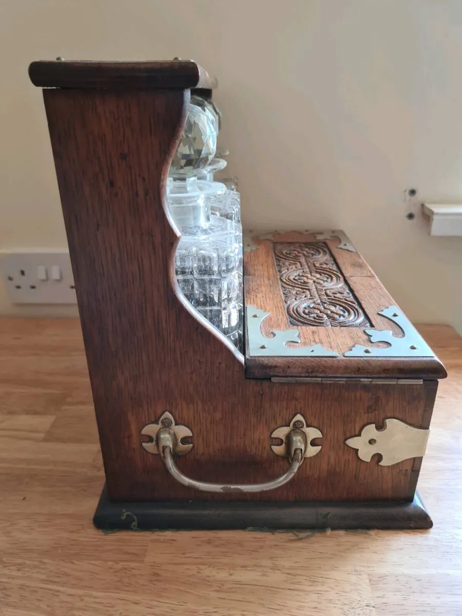 TRIPLE OAK TANTALUS DRINKS HOLDER - Image 3