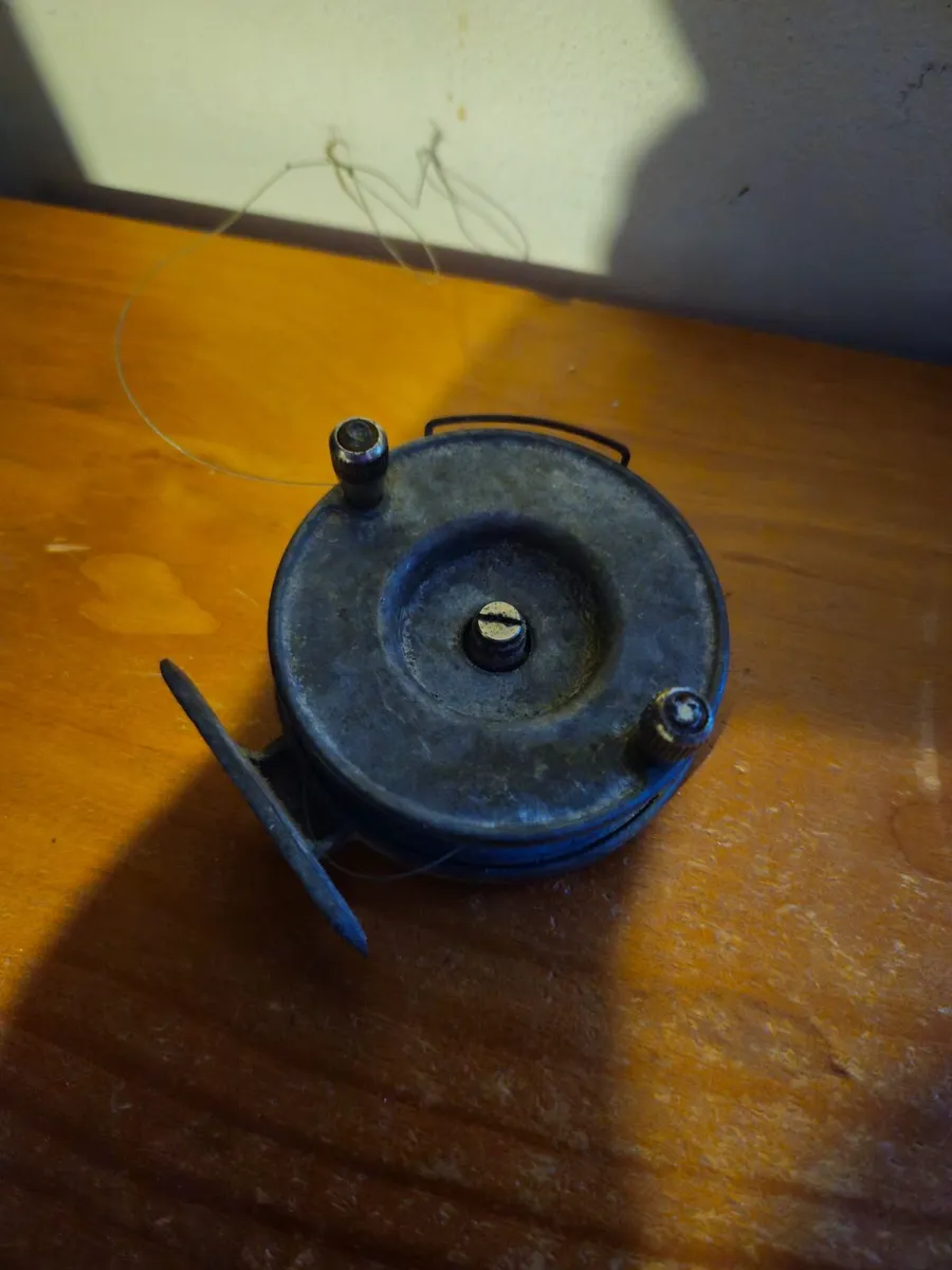 Vintage Fishing Reel - Image 3