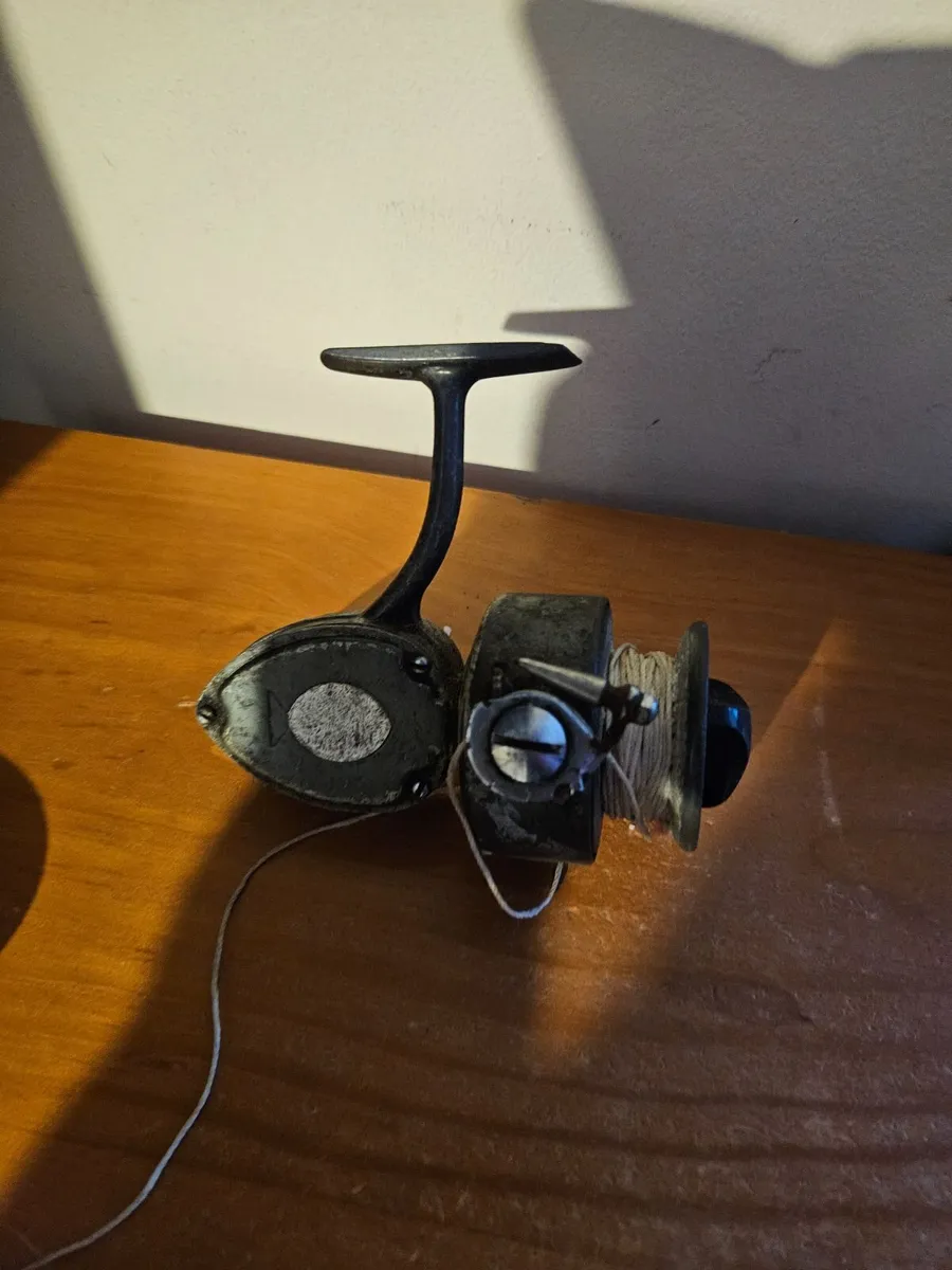 Vintage Fishing Reel - Image 3