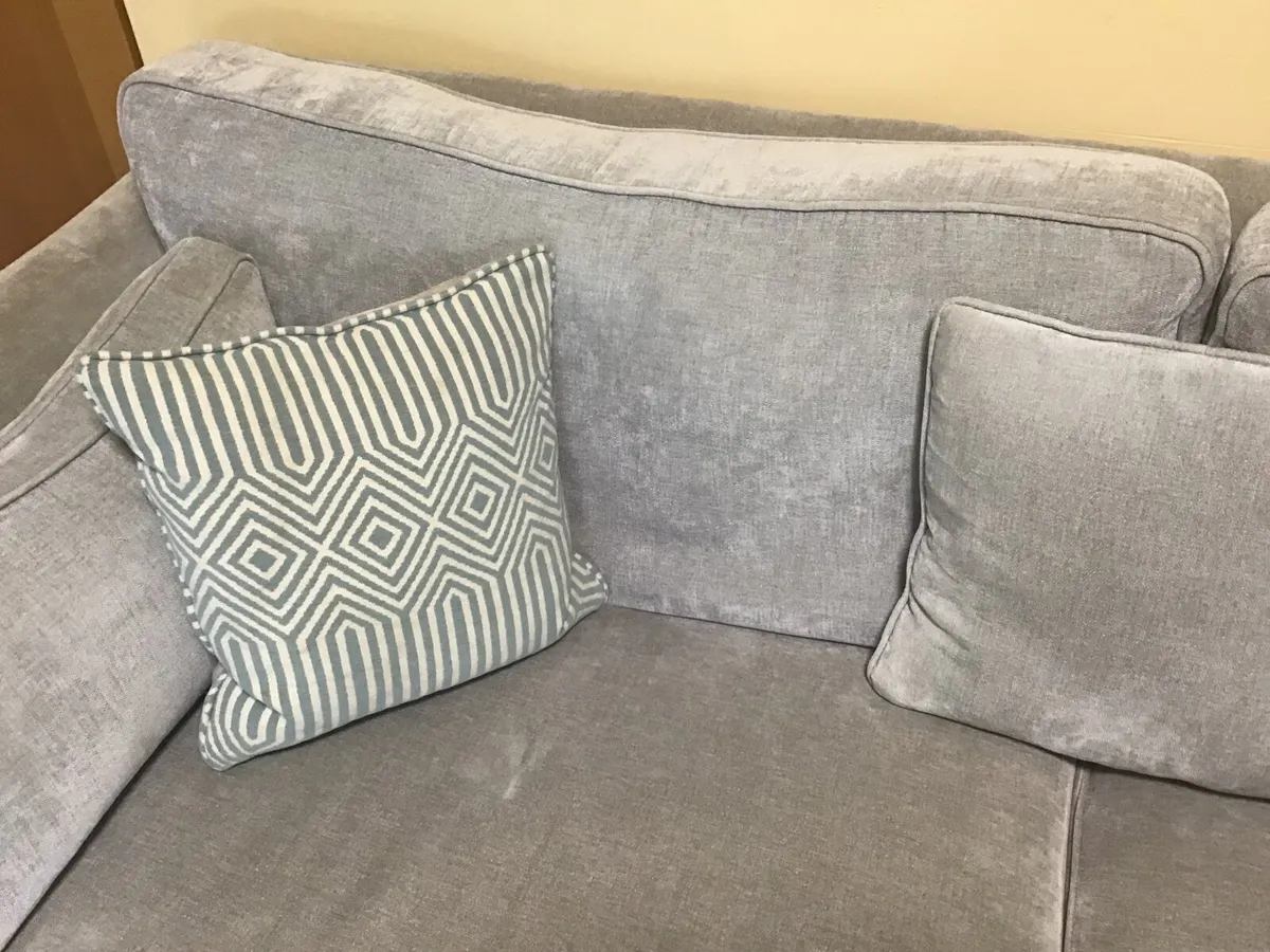 4 Seater Sofa - Image 3