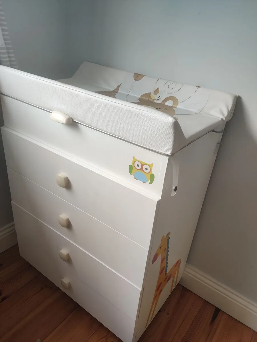 Baby changing table - Image 2