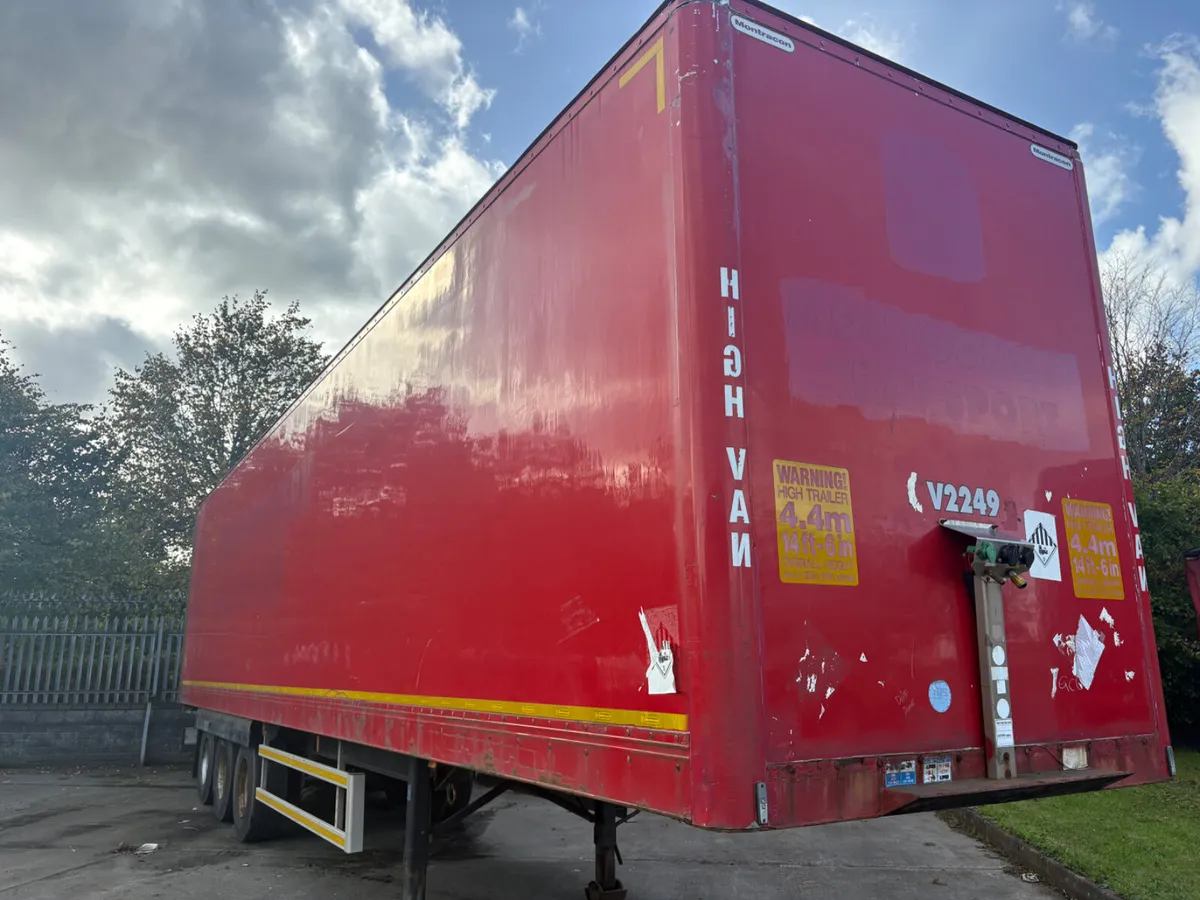 Box vans 4.4m  2015s - Image 1