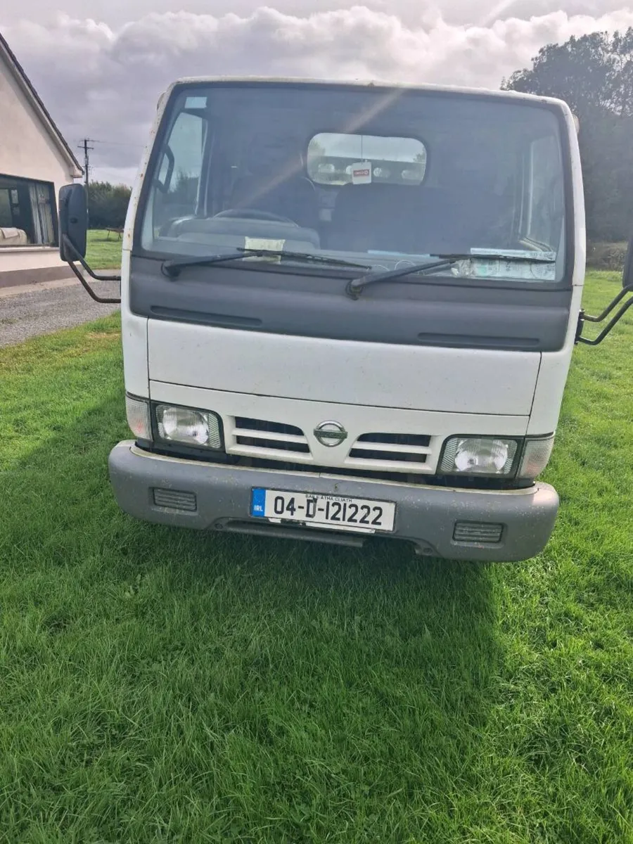 2004 Nissan Cabstar 3.0 - Image 1
