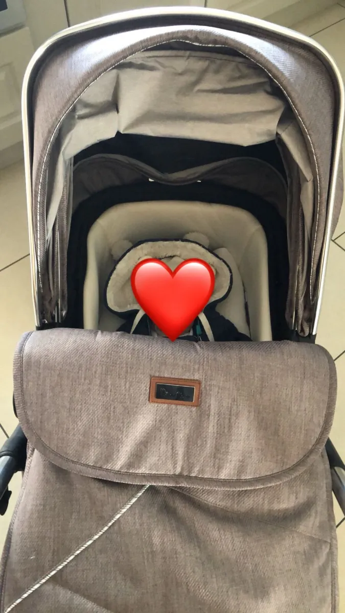 Silvercross Wayfarer Travel System - Image 1