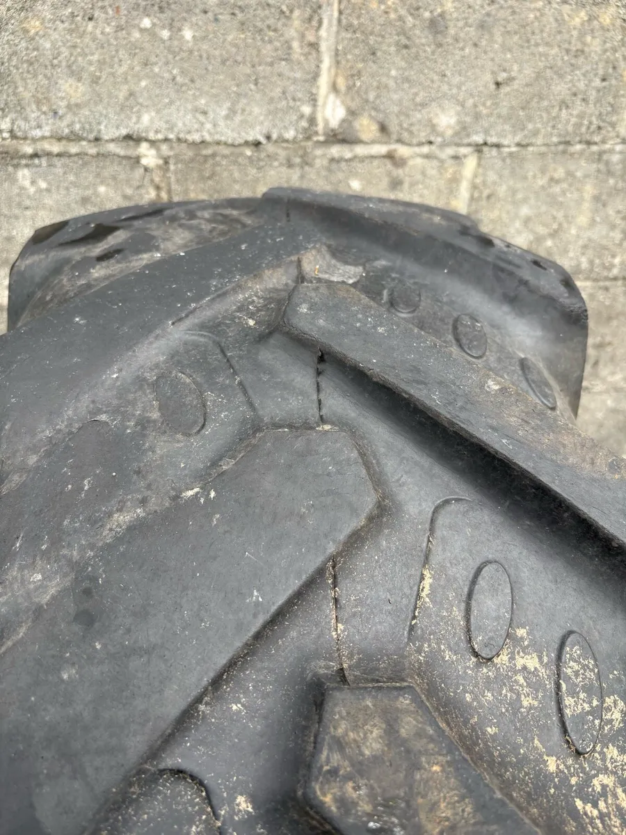 BKT 380/85R24 - Image 1