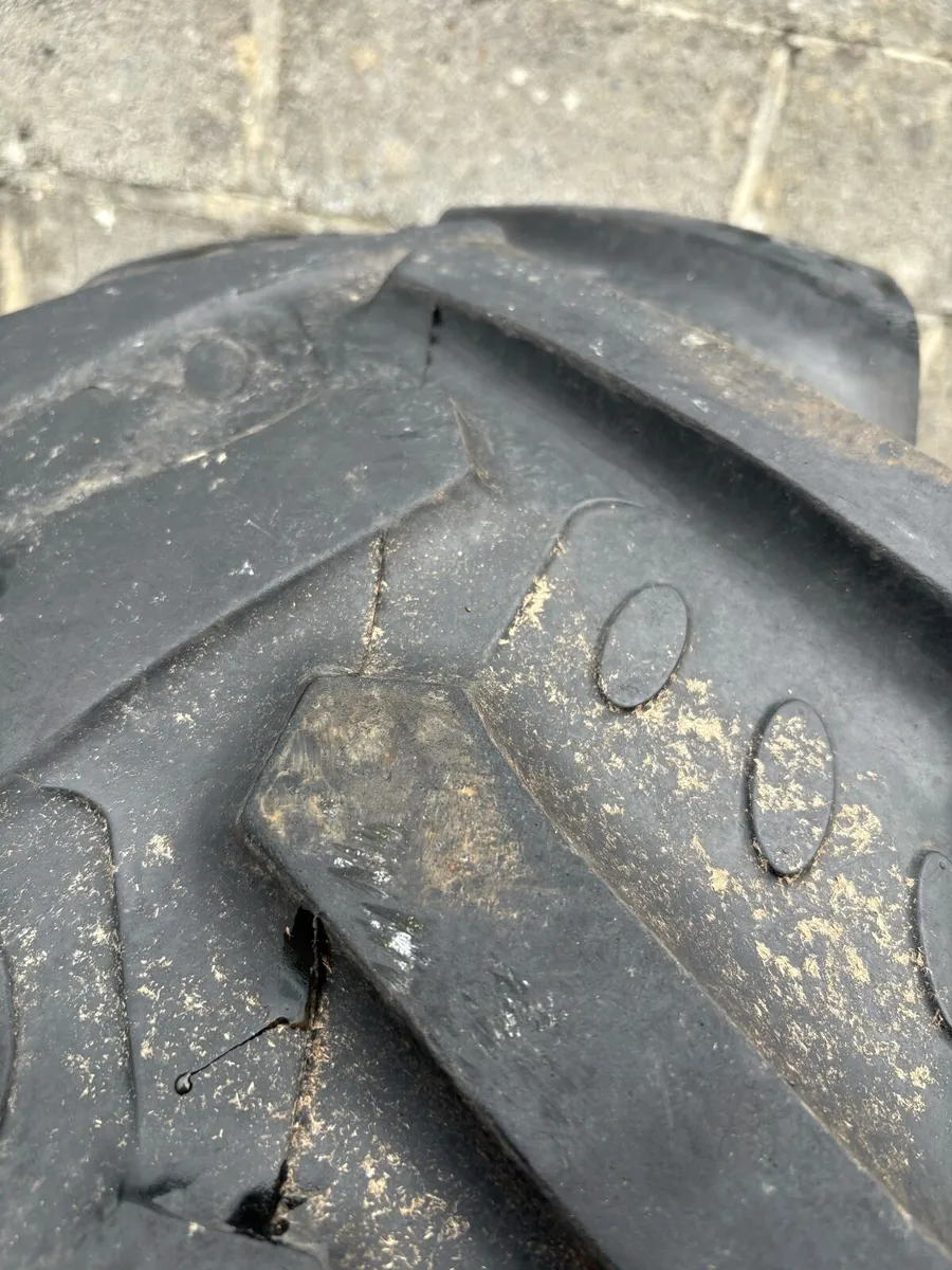 BKT 380/85R24 - Image 2