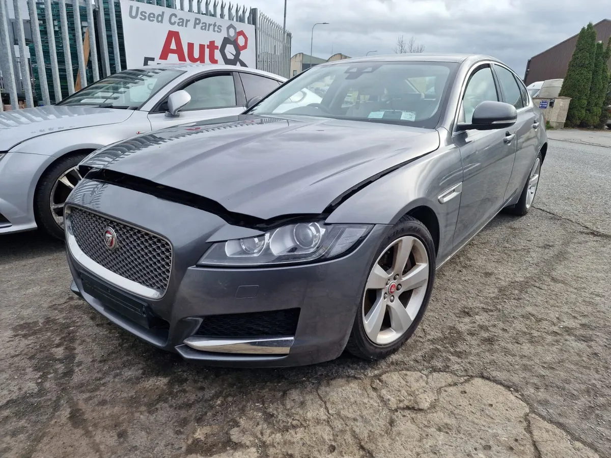 17 JAGUAR XF  2.0 D PORTFOLIO 180PS 4DR AUTO - Image 1