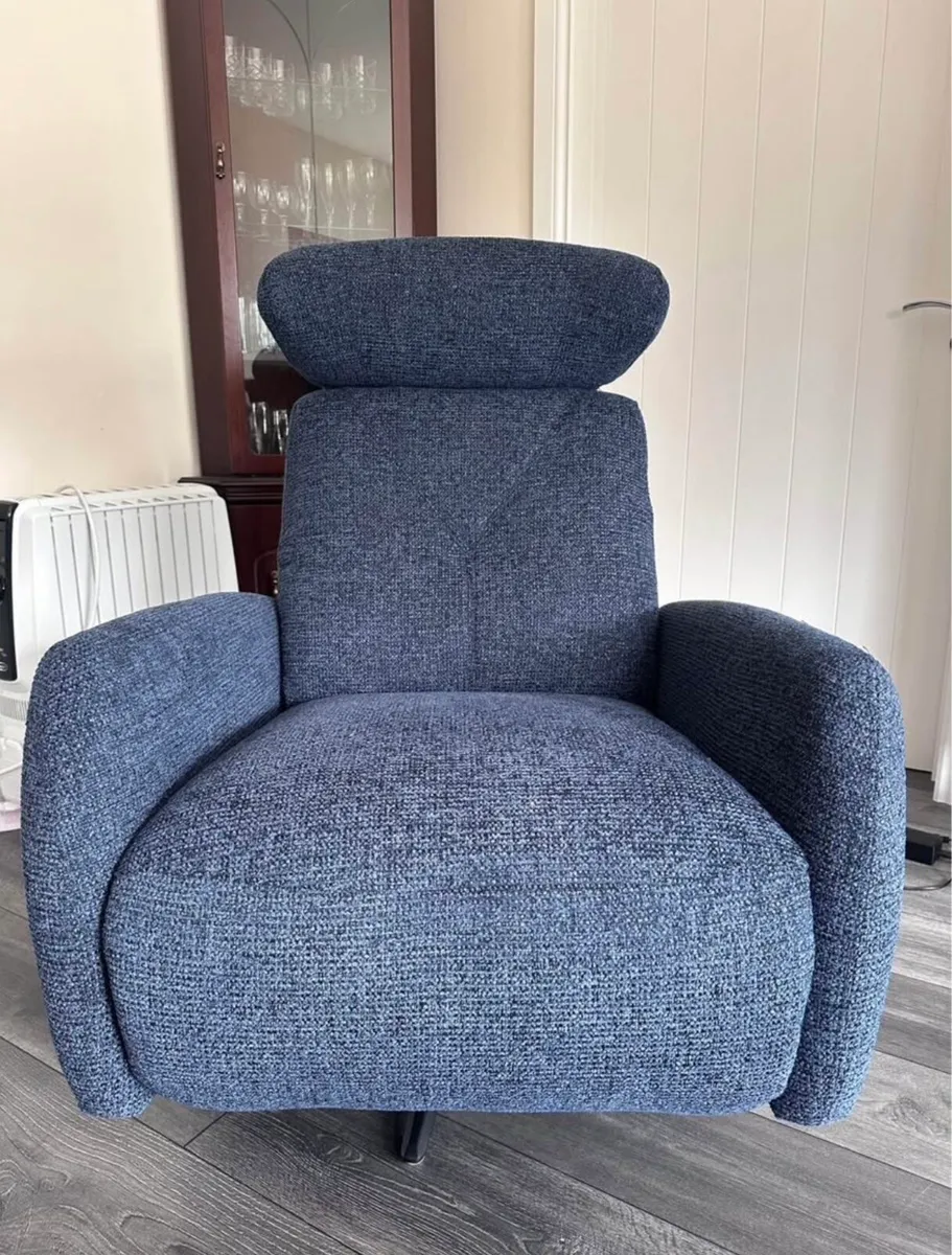 Fabric made power recliner Sofa - Image 4