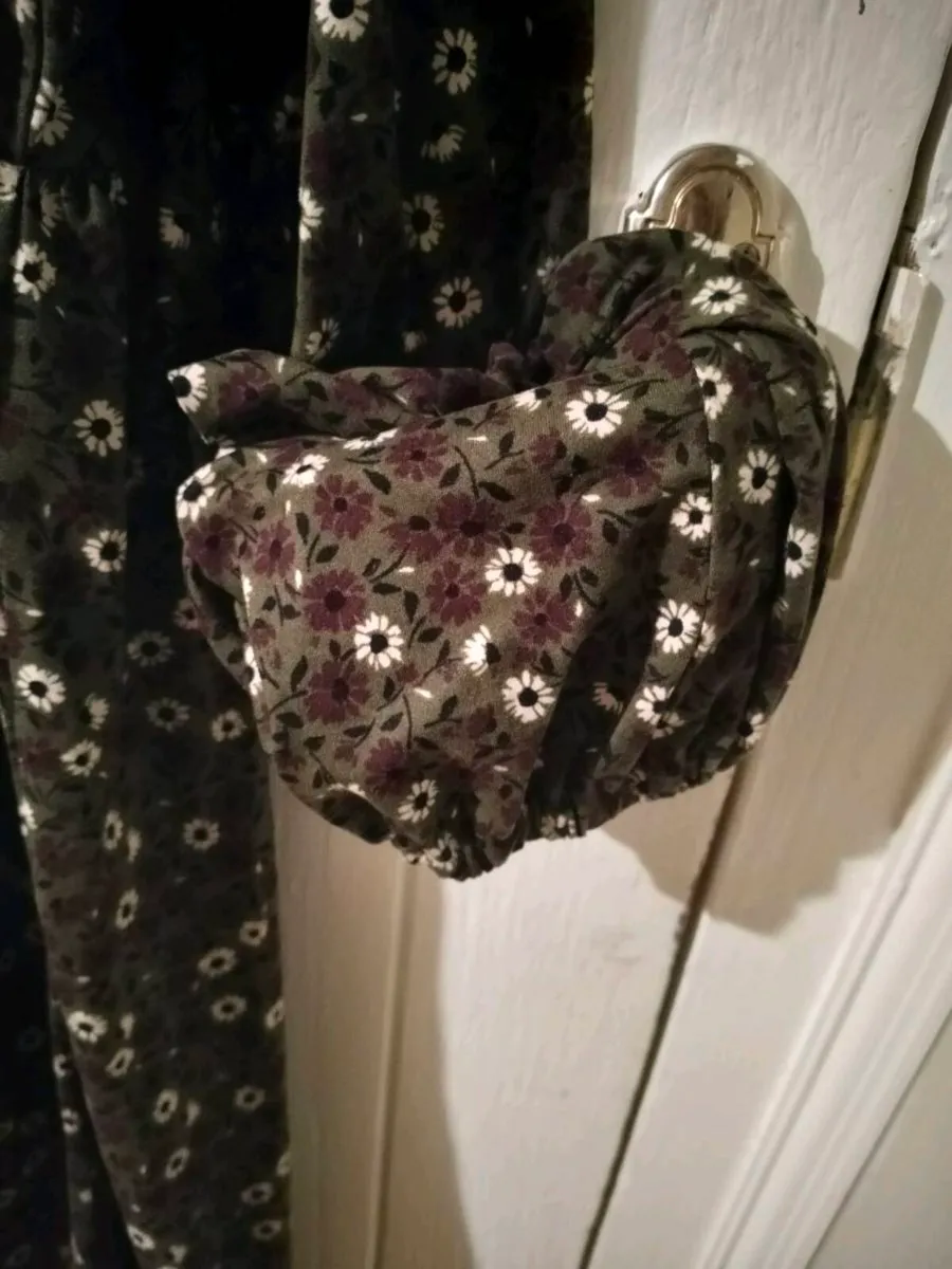New look Curves mixed floral Dress, - Image 4