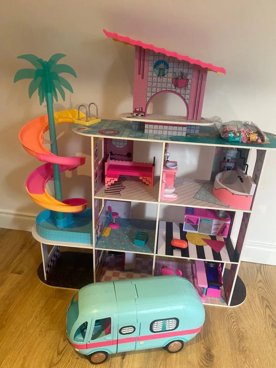 LOL Doll House & Camper Van - Image 1