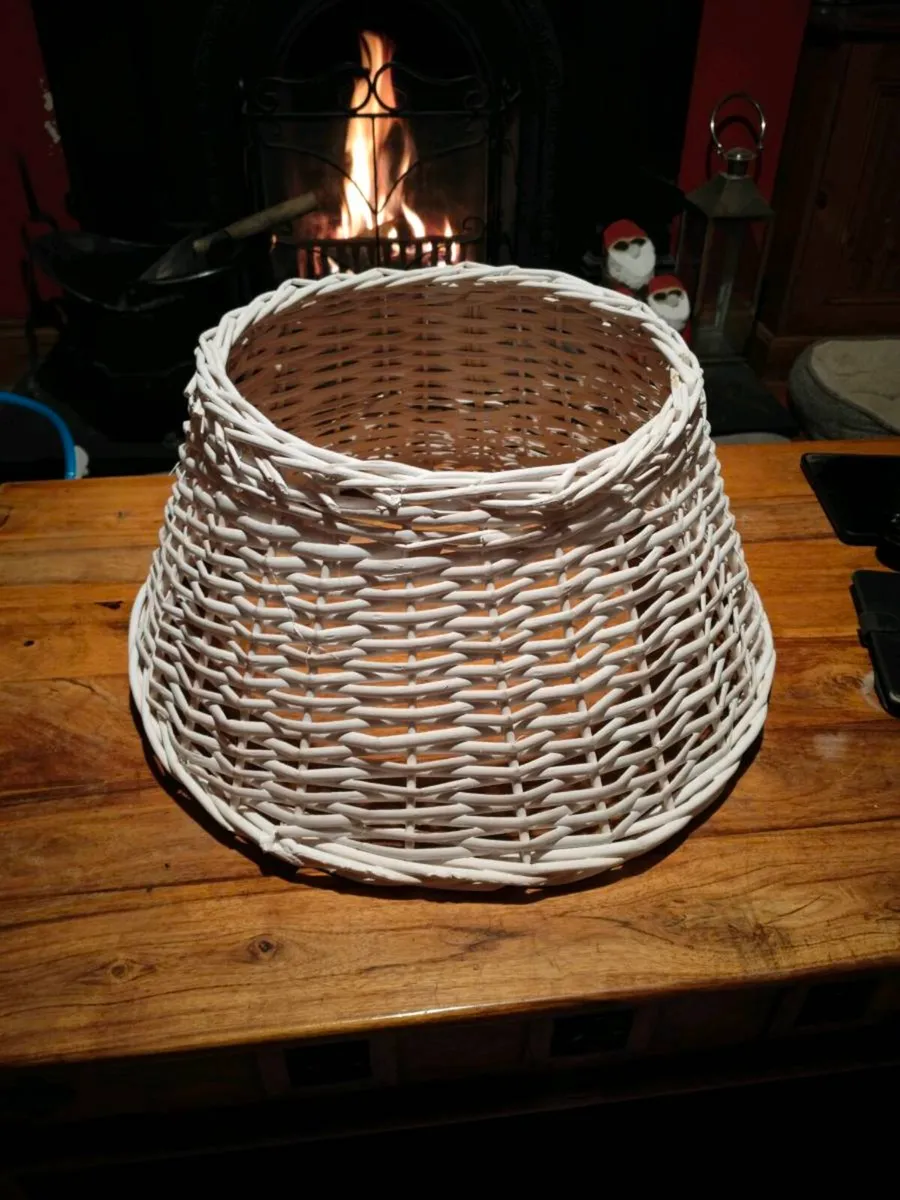 White wicker tree Skirt, new with tags. 
Height 9. - Image 2