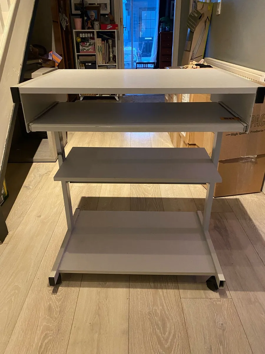 FREE-computer desk - Image 4