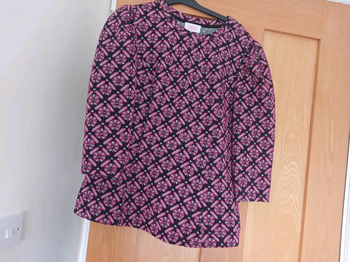 Ladies top - Image 1