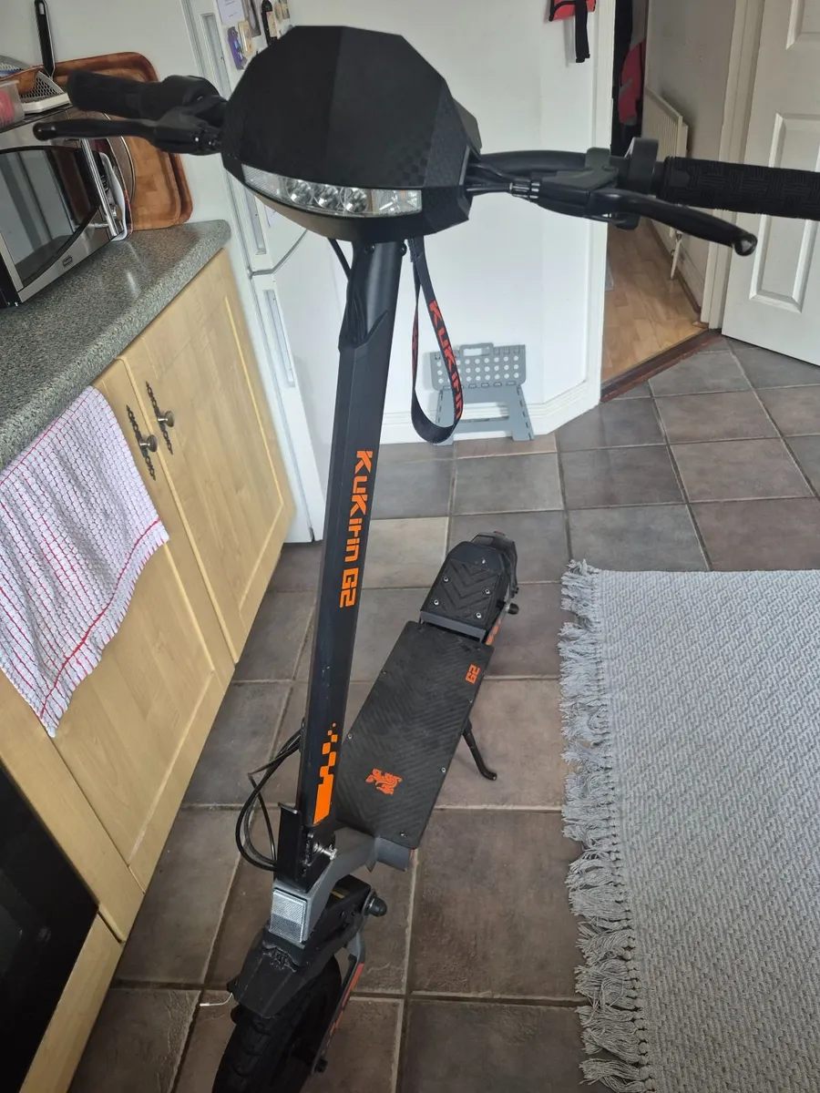 Electric scooter - Image 2