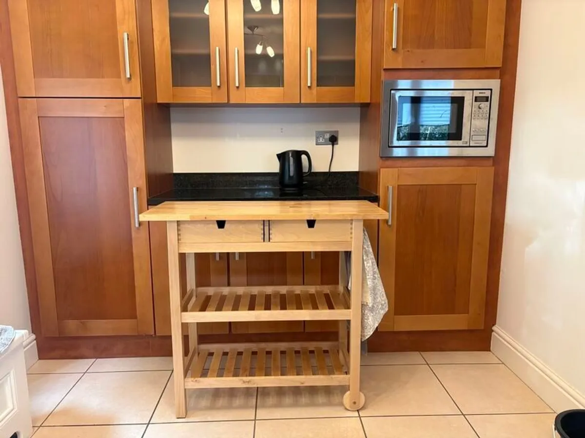 Kitchen Island - Image 1