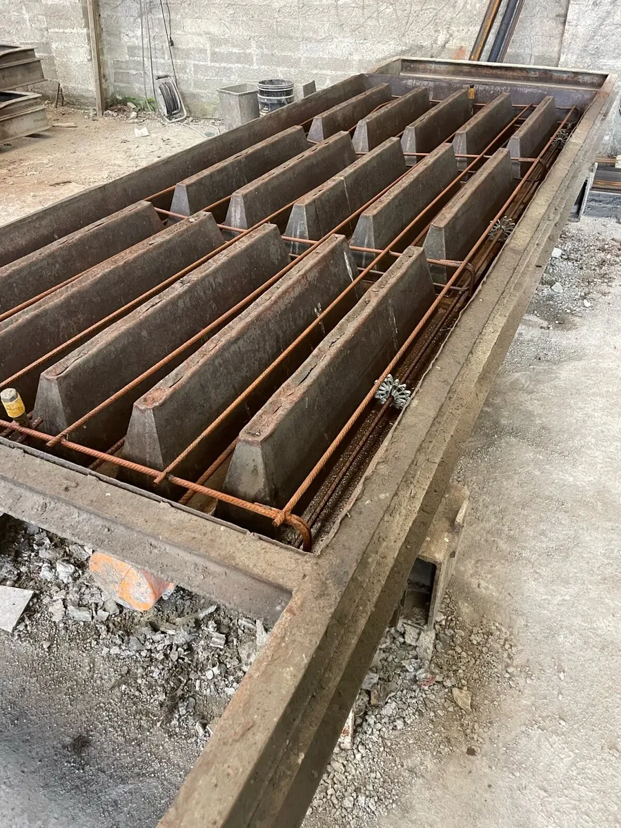 Precast Vibrating table and Slat Moulds - Image 2